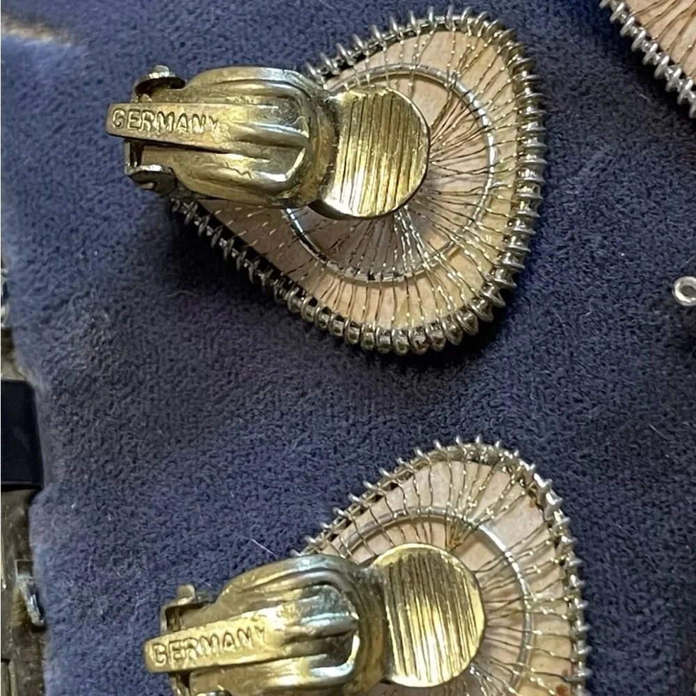 Vintage Princess Bavarian Butterfly Brooch and Clip On Earrings Germany - Picture 3 of 4